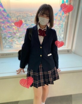 fc2-ppv-2471432 FC2-PPV-2471432 【無垢の輝き】夕日に切ない表情を浮かべる無垢な美少女。いま何を想う？　あさひ18歳