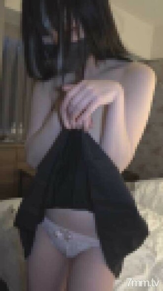 fc2-ppv-2770957 FC2-PPV-2770957 明日まで「＃33」神乳Fカップの地下アイドル。感度抜群でスケベな表情が萌える。膣奥に生中出し♡両想い♡ FC2-PPV-2770957