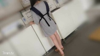 fc2-ppv-3083428 FC2-PPV-3083428 【個人】ワンルーム暮らしの美人若妻　イキすぎ子連れ巨乳は普段からこの場所で子供を眺めながら誰かを連れ込み、生計を立てる。約束破って中出しで利息回収。