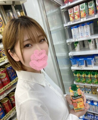 fc2-ppv-3269117 FC2-PPV-3269117 欺騙皮膚白皙苗條的咖啡店招牌美女多人玩，連續十次陰道射精。