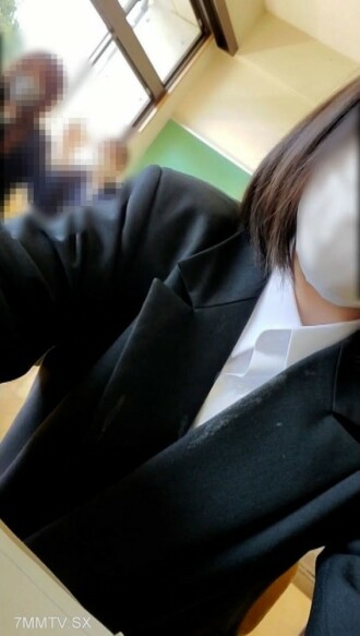 fc2-ppv-3367803 FC2-PPV-3367803 （當前）Mio-chan。上高中不穿內褲。雖然被第一根肉棒弄糊塗了，但最後大量精子製服顏射。