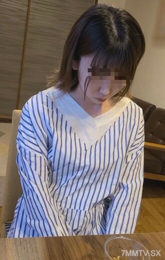 fc2-ppv-3794449 FC2-PPV-3794449 【個人】一臉安靜的護士老婆沒注意到丈夫偷拍她，屈服於自己的慾望被中出
