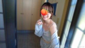fc2-ppv-4168493 FC2-PPV-4168493 【拍白睡】25歲新婚太太家訪，與老公吃飯時，火辣蜜桃人妻潮噴滿桌子。被逼死直到眼白被剝掉的桃屁股老婆