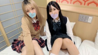 fc2-ppv-4266913 FC2-PPV-4266913 【無碼/逆向3P】「被成績最高的校長和學校第一個不良少女的腳交有錯嗎？」被Jeezies的後宮故事包圍。