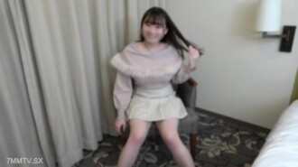 fc2-ppv-4607085 FC2-PPV-4607085 在四種情況下申請。一個18歲的咖啡館店員，帶有嬰兒臉和可愛的臉。您喜歡哪種情況？