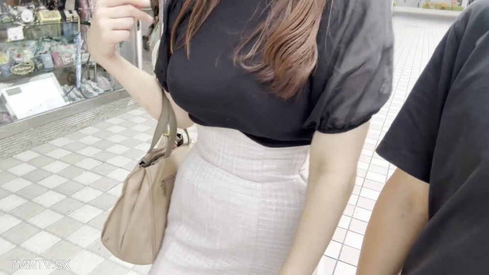 FC2-PPV-4754393 練馬區，過婚姻生活的已婚婦女！無法無天又強勢的關係強勢，在吃了大塊油餅之後，自我中心的思緒和身體感受都得到了極度的滿足。