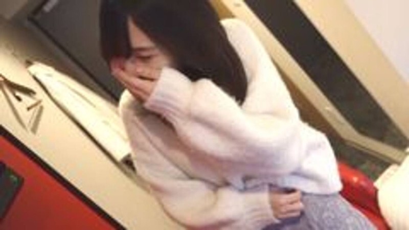 FC2-PPV-4754600 [露臉] 苗條、外表溫柔的麗莎，與Haru頗為相似。她正被一個令人毛骨悚然的老男人憤怒地抽插，感到尷尬不已。麗莎拒絕被內射，但他卻被濃稠的乳白色精液浸透了。