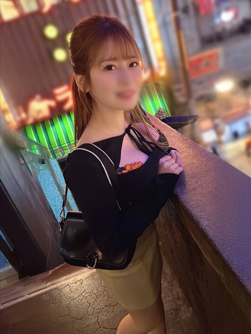 FC2-PPV-4789125 【激ヤバ・最強の人妻】抱き心地がサイコー杉なもち肌アラサー奥様・29歳　まん汁まみれの割目をくぱぁ⇒欲求不満で隠語連発の中出し生SEX『まいな』