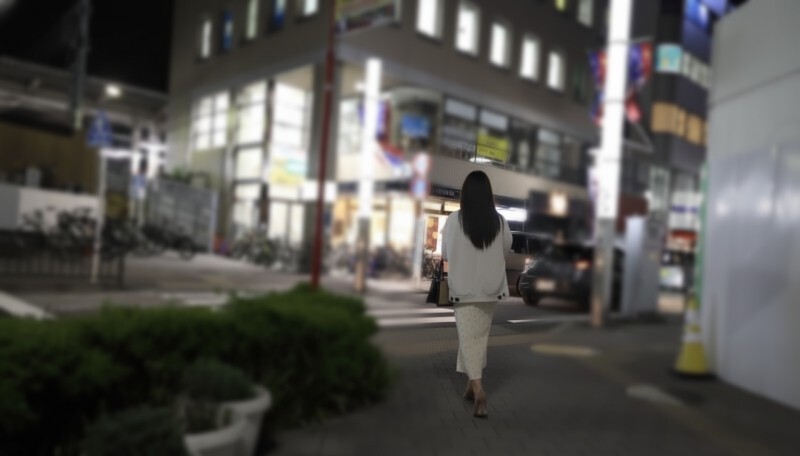 FC2-PPV-4807920 【超大規模噴射】一位極度受虐的已婚女性♡ 三個月沒性生活後，她達到了極限，哀求道：「請粗暴一點…」當她的乳頭被猛烈抽插時，她的精神崩潰了，在連續三次噴射後，精液噴灑在她的肚子上、嘴裡和體內，最後以一次清理口交結束了這場性愛！