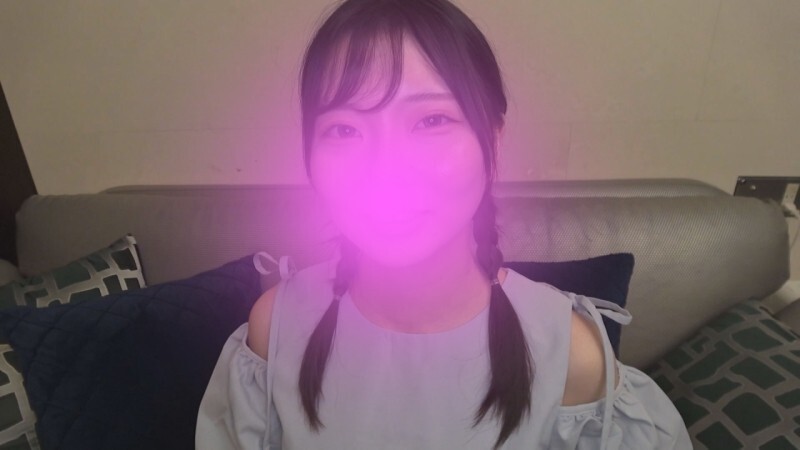 FC2-PPV-4812452 【限時特惠至1月12日！ ！ 】擁有清純少女面孔的愛佳女王，用污言穢語展開攻勢→最後，她喊著“射在我裡面，快點！”，接受了小鮮肉的精液，反差令人震驚