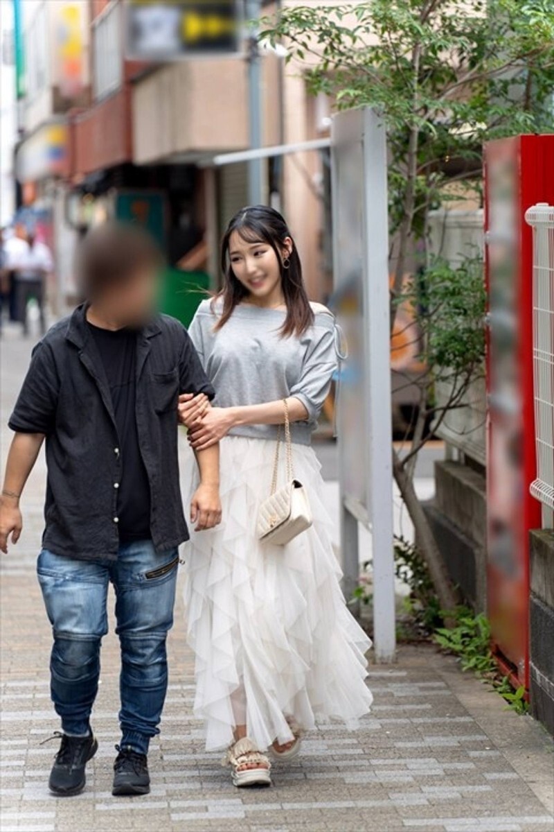 FC2-PPV-4813291 【ハメ電NTR】デート中にマッチョセフレに呼び出され バチボコ生中出し【激ヤバ個撮】