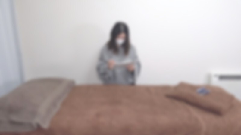 FC2-PPV-4817343 ♡ 半價優惠至12月28日！ 【無/生奶油派】一位非常美麗迷人的女士光臨本店。她是一位優秀的單身女性，一邊工作一邊養育孩子。