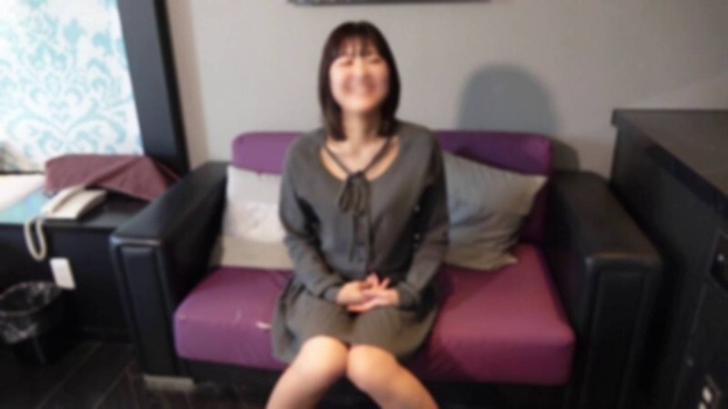 FC2-PPV-4846723 【首次拍攝，3次射精】一位20歲身材苗條豐滿的美女，夢想成為一名護士，她一絲不掛。一位醫生以第一人稱視角，講述了她對護士的執著奉獻。