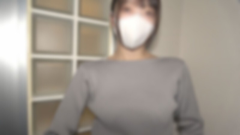 FC2-PPV-4849097 ♡ 2月23日前半價【無碼，完全業餘，生猛內射】一位身材高挑纖細的可愛OL。雖然她表情冷淡，但她的私處卻很濕潤。當男人舔舐她和他的大雞巴時，她的臉色變得淫蕩起來！生猛內射在她光滑的私處