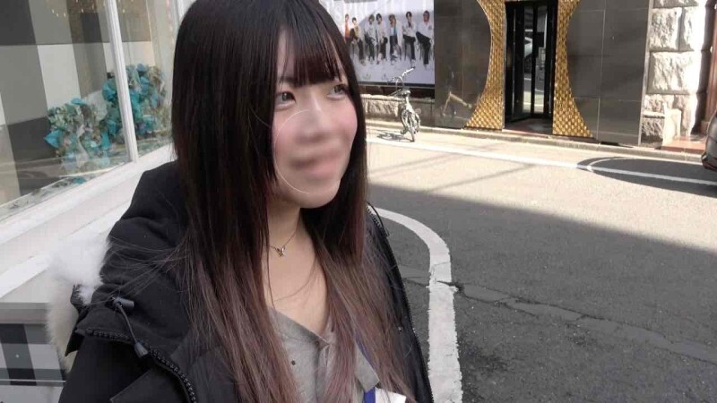 FC2-PPV-4849351 半價優惠至20號【私人拍攝 - 不提供取貨服務】擁有豐滿F罩杯的可愛女孩。看到大屌她會超級興奮。被深插陰道時，她會露出顏藝表情，並達到多次高潮。 【海外版】附贈特典