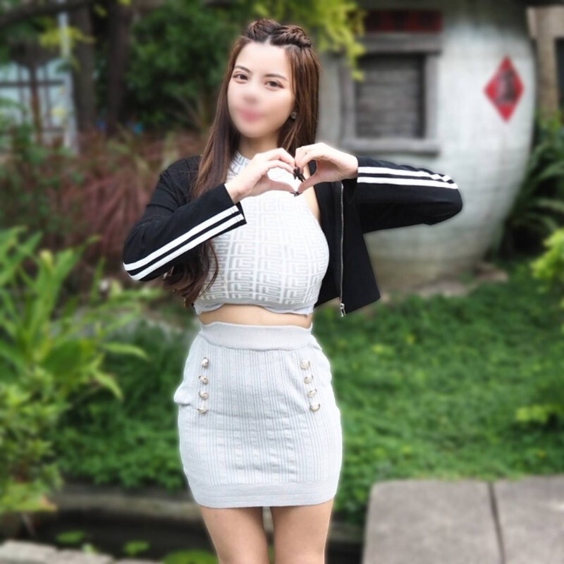 FC2-PPV-4856445 【超過10萬粉絲】一位熱愛日本的知名網紅！盡情欣賞她擁有曼妙腰肢和修長美腿的完美身材，在激情四射的性愛中釋放你的慾望！