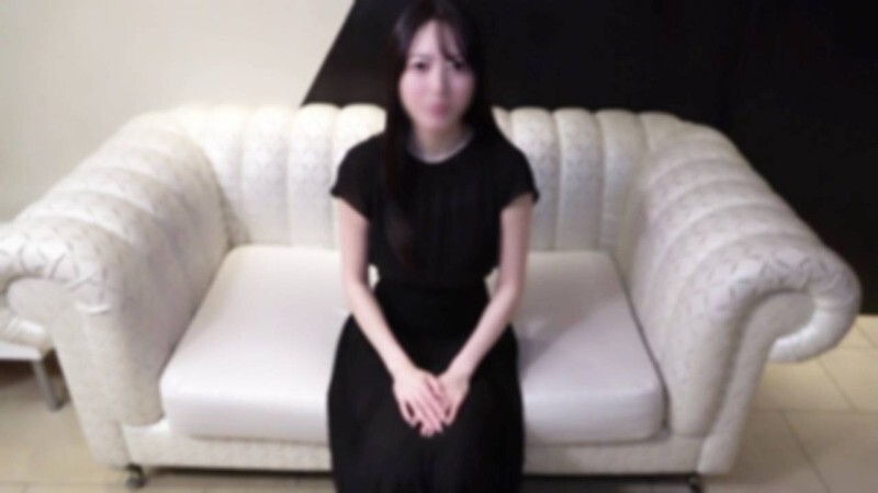 FC2-PPV-4869607 【首拍/豪華特典】一位美麗、膚白貌美、身材苗條的鋼琴老師。她羞澀地泛起紅暈，散發出成熟的性感魅力，並發出動聽的呻吟聲。