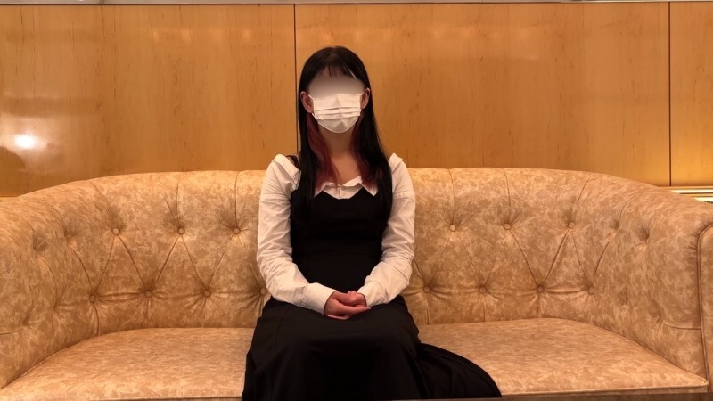 FC2-PPV-4870293 一位24歲的漂亮餐廳女服務生。一場使用假陽具和真陽具的毀滅性性愛，讓她喘不過氣來。