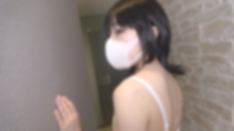 FC2-PPV-4920874 ♡6月21日前半價 - 新項目第二彈【非業餘】一位19歲的女大學生滿腦子都是淫穢的想法，無法集中精力上課。她凹陷的乳房被吮吸，她純潔的身體被一個老男人吞噬，她在快感中扭動，並被一根粗大的陰莖刺激到高潮。