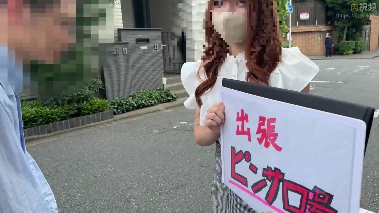新來的女孩在車上和客人口交連續口爆 日本