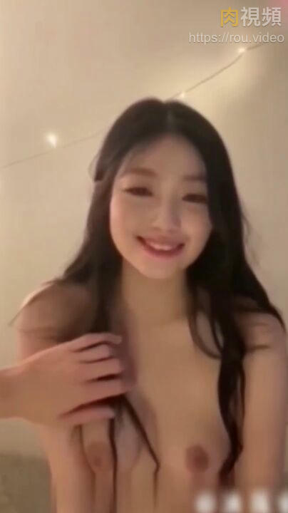 想被操的甜美小姐姐美乳大乳暈 被男友無套爆漿內射 絲襪