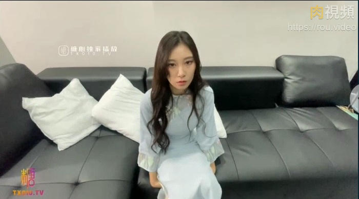 KTV沙發上爆操朋友的淫蕩女友 從後插入美妙呻吟 優奈UNA