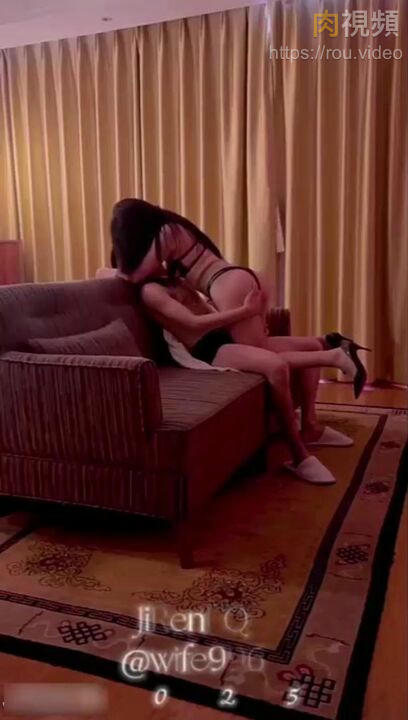 黑絲淫妻約炮大屌男 綠帽老公幫忙拍攝 JRwife