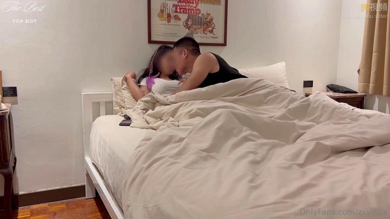 瘋狂抽插非常耐操的刺青女孩 zxvip