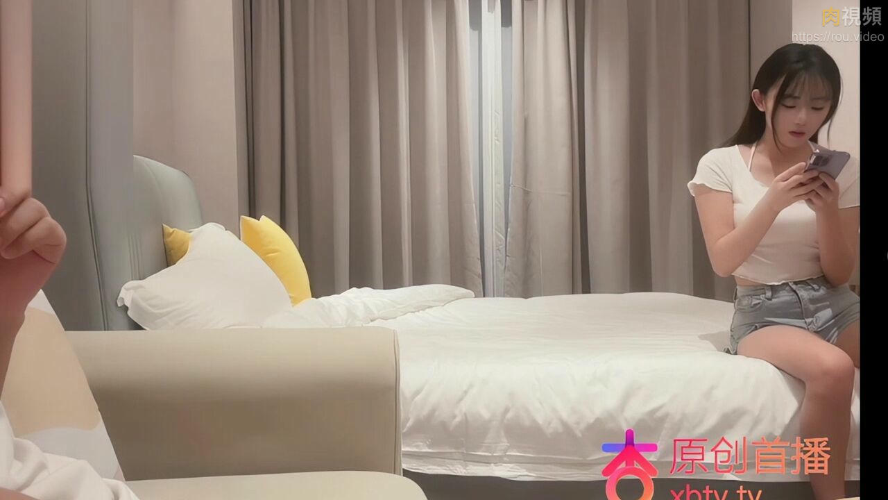 探花雪白滑嫩18歲少女既清純又淫蕩 嬌嗲呻吟聲很動聽 大熊