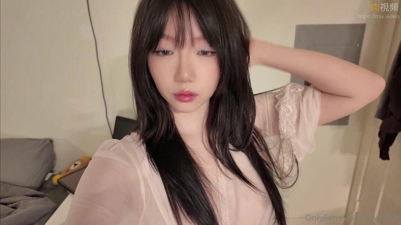 仙氣正妹吃棒技術一流 樣子超騷非常誘人 aryminh