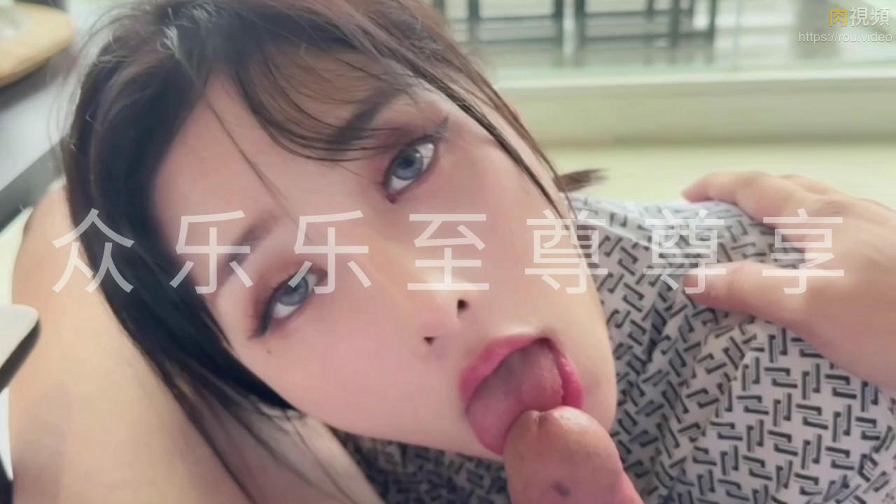 極品美女口交清純樣子真迷人 中國