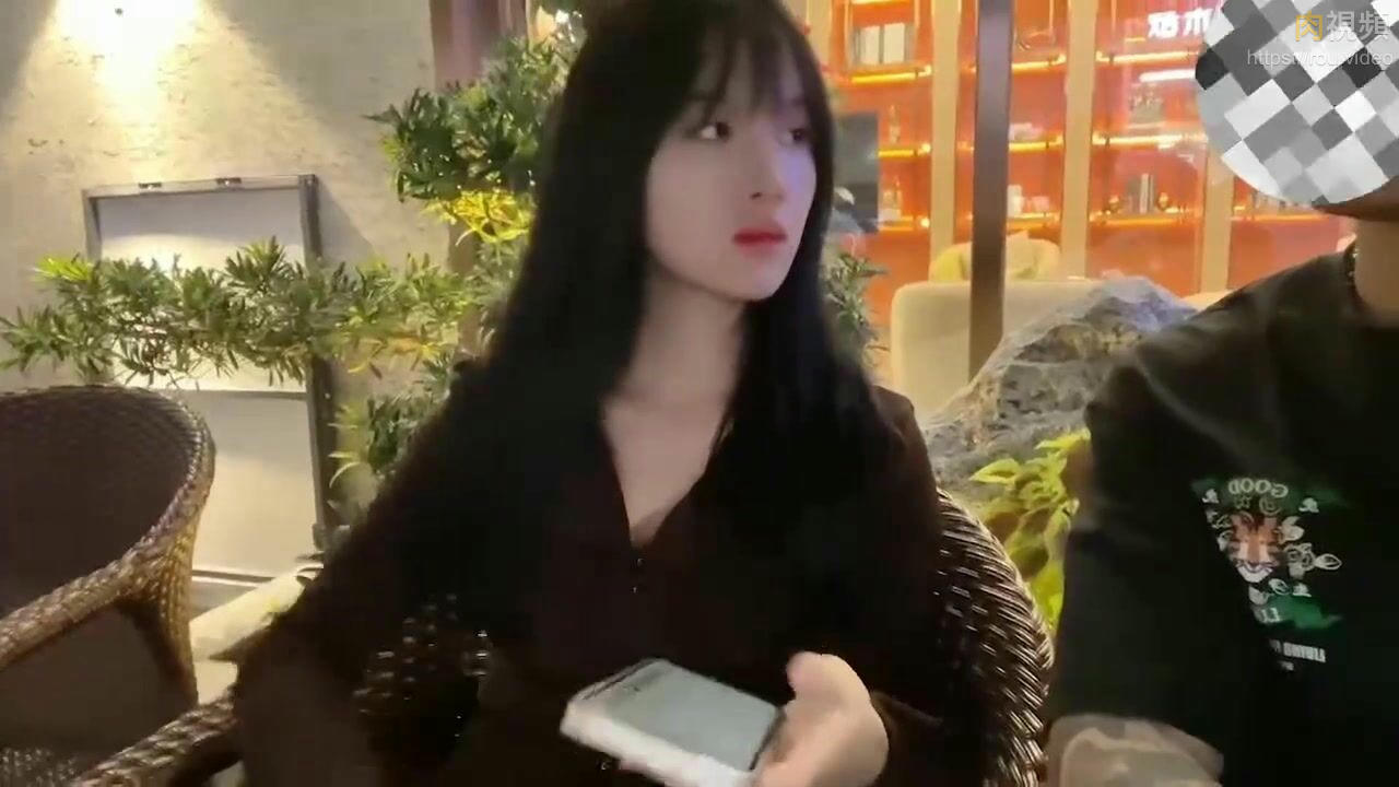 超粘人的清純女友讓人充滿征服欲 想狠狠猛操一番 半雪