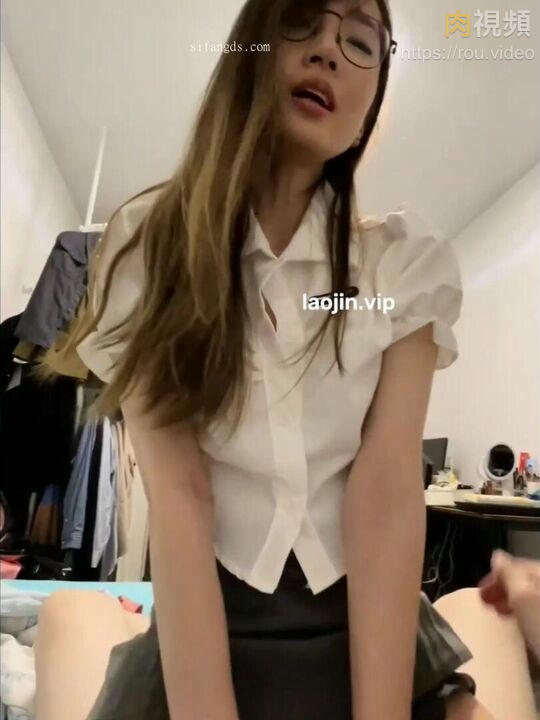 22歲氣質女友 兔女郎裝OL服騎上來真的讓人難以忍受 kabuto