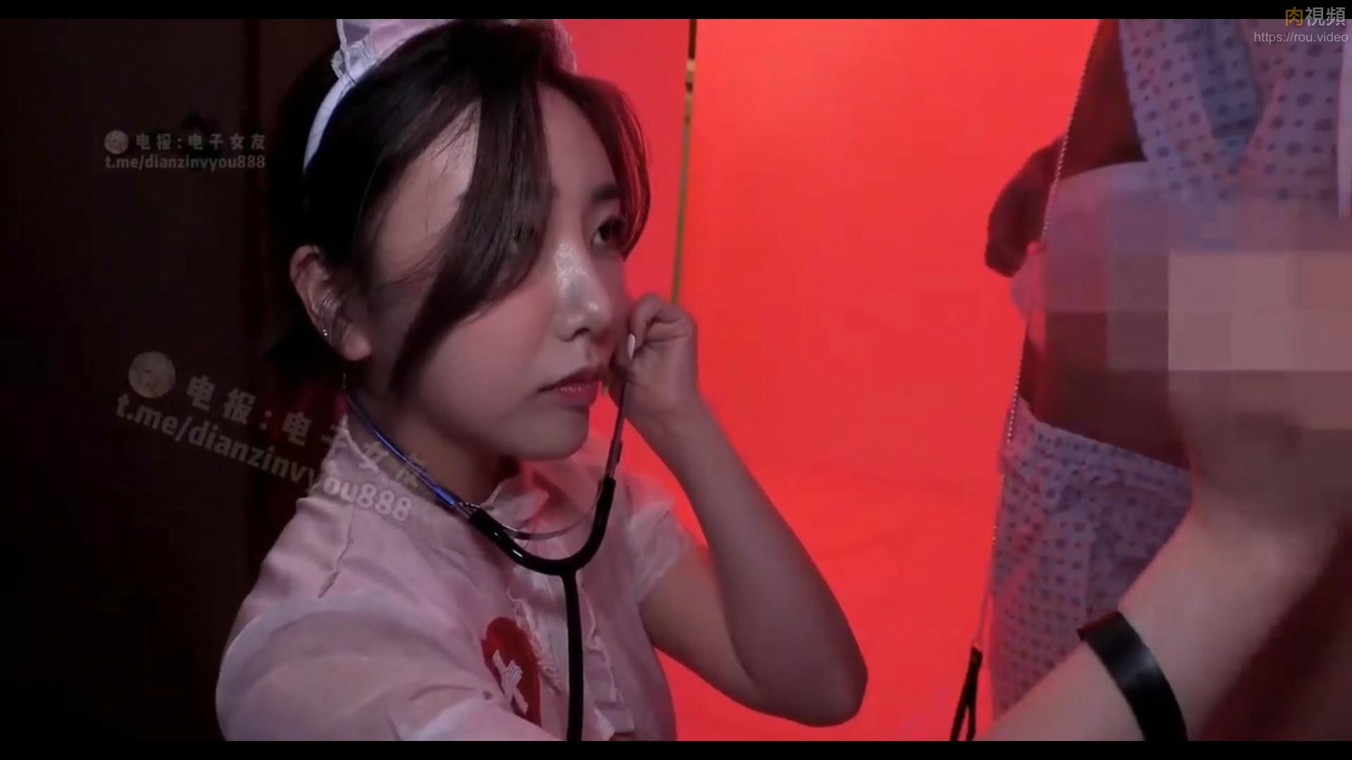 性感護士大戰兩肌肉男口爆深喉毒龍調教 lovechuu