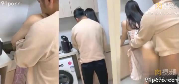 老婆在吃飯被朋友從飯桌上硬舉下去 吃鮑魚啪啪啪