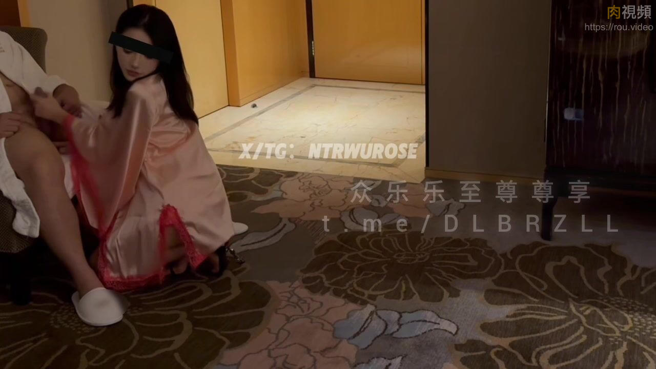 沒有跟老婆溝通突然插入老婆菊花 老婆被操到噴水 ROSEWU