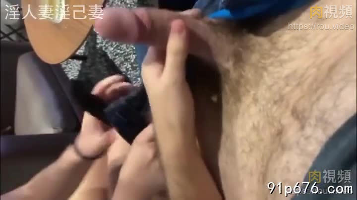 今天和騷騷女友一起家中喝酒後激情愛愛分享