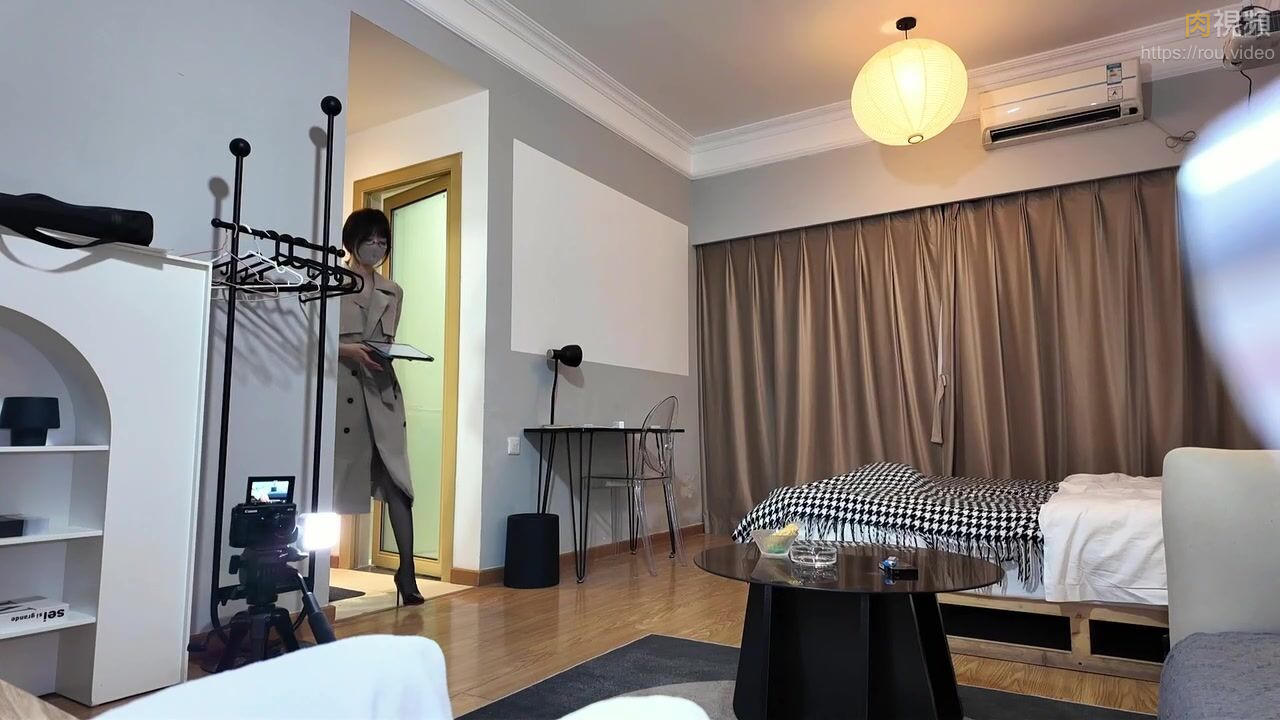 實習生為了能夠轉成正式員工 出賣身體為老闆深喉口交毒龍 牛奶泡芙