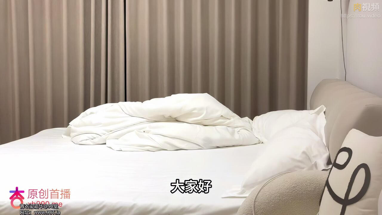 探花06年精神小妹靦腆害羞扒光衣服後很是淫蕩 魚知歡