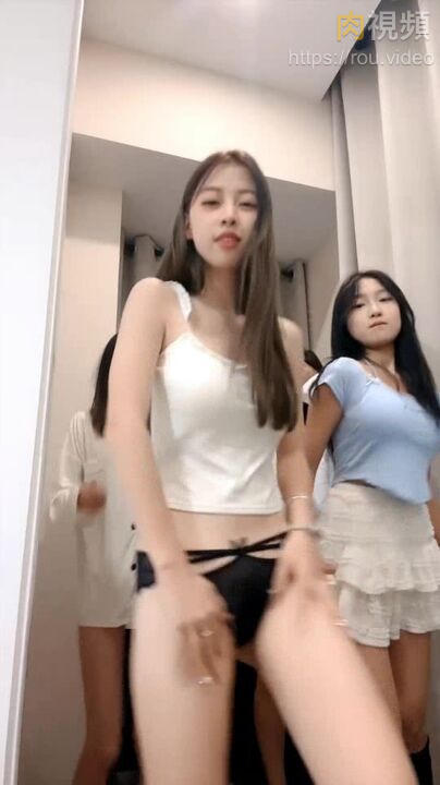 美少女淫蕩派對 小嫩穴被操到噴水 絲襪