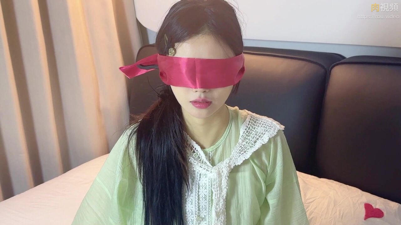 穿著漢服的美女被挑起性欲 女上體位自動榨精淫水直流不停 91晚晚