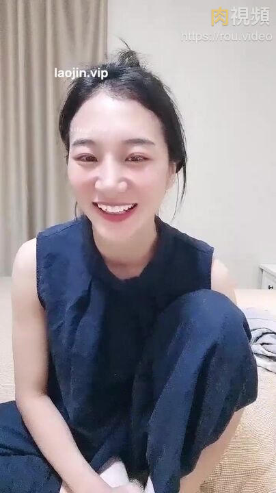 欲火焚身的33歲御姐奈不住寂寞約了炮友來家狂射幾炮才滿足 心引