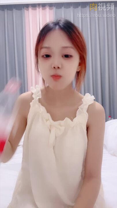 一群可愛白虎嫩穴的女孩 又緊又多水淫叫聲此起彼落 小藝同學