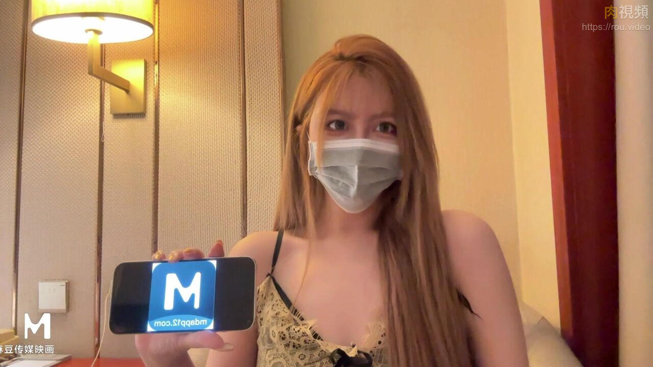 魔鬼身材正妹OL打扮勾引外賣員 兔美醬