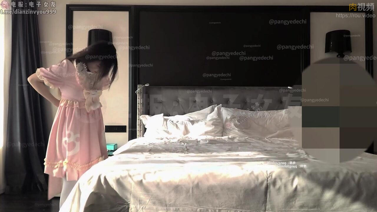 豐滿美少女換上蘿莉塔裙子白絲啪啪 胖爺