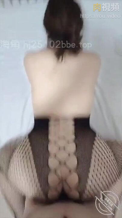 第一次體驗驚心動魄的露出做愛 過膝襪