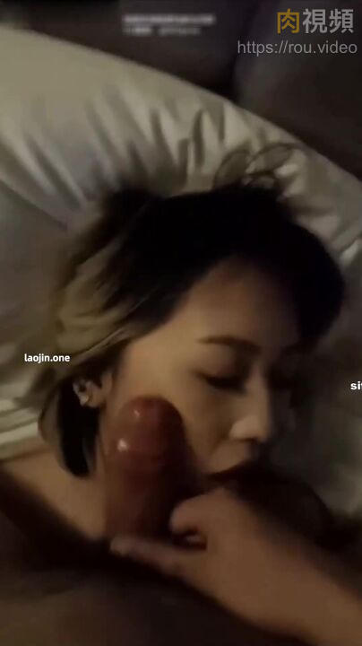 約啪在酒吧認識的美女床上超騷 原來一整年沒有做愛 中國