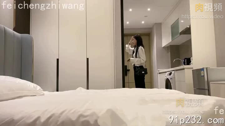 鄰家質感女孩 斯斯文文 沒想到帶點反差 細腰肥臀十分帶感