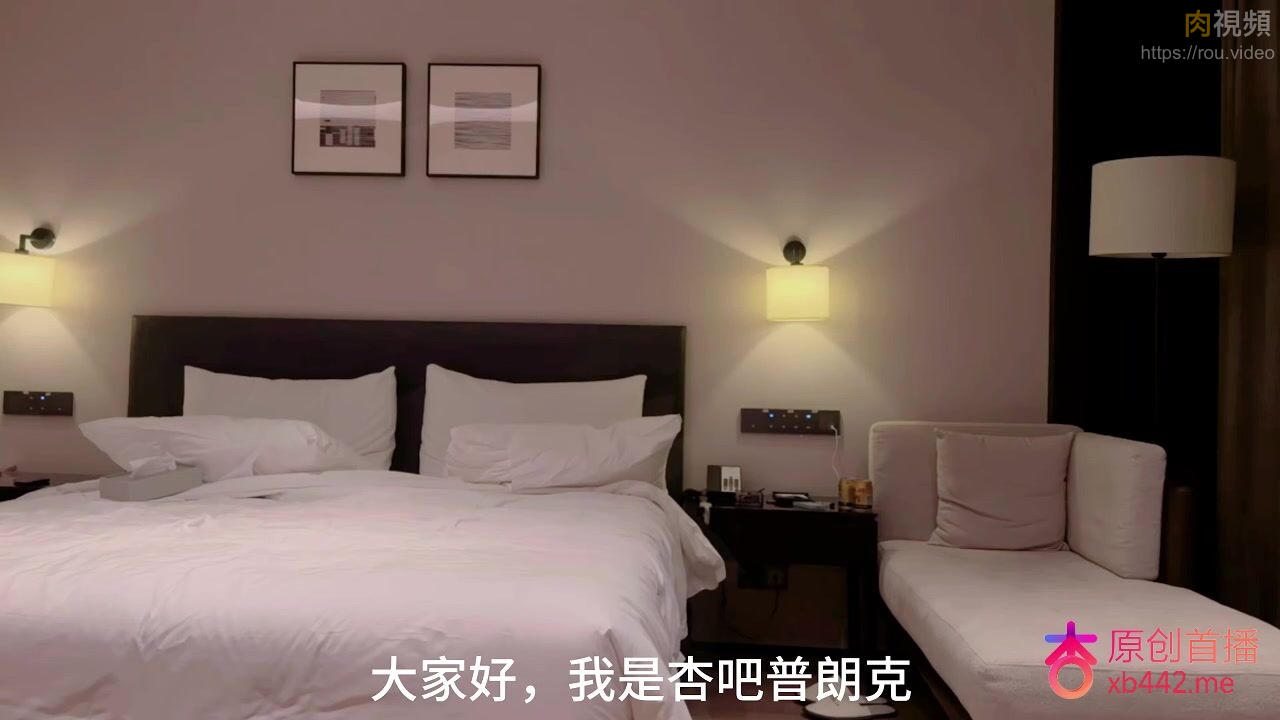 杏吧普朗克 - 一個穿著女僕裝的美女 拔套抽插不小心射了一半在騷穴裡