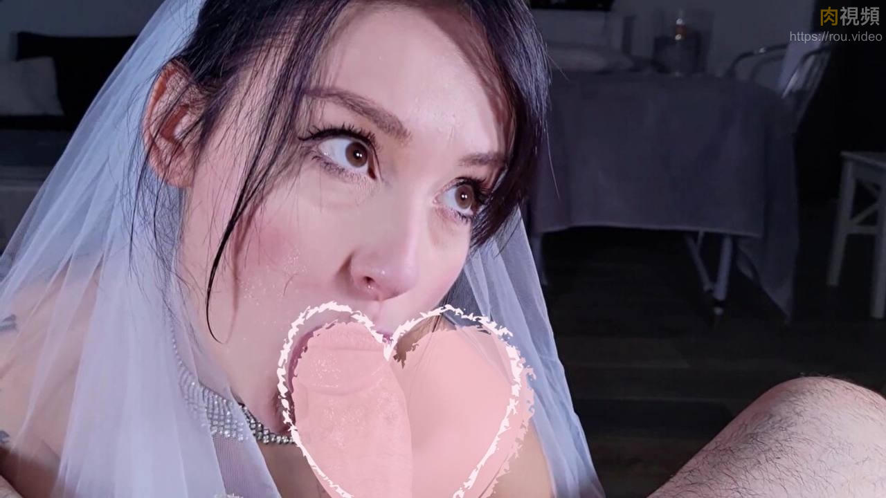 穿著婚紗啪啪的洋妞 她的屁股和陰道裡不斷被灌滿精液 過膝襪